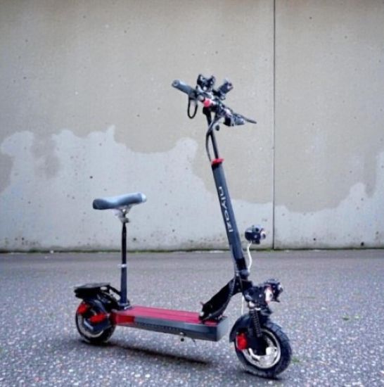 صورة سكوتر كهربائي 3 كشافات 48 فولت